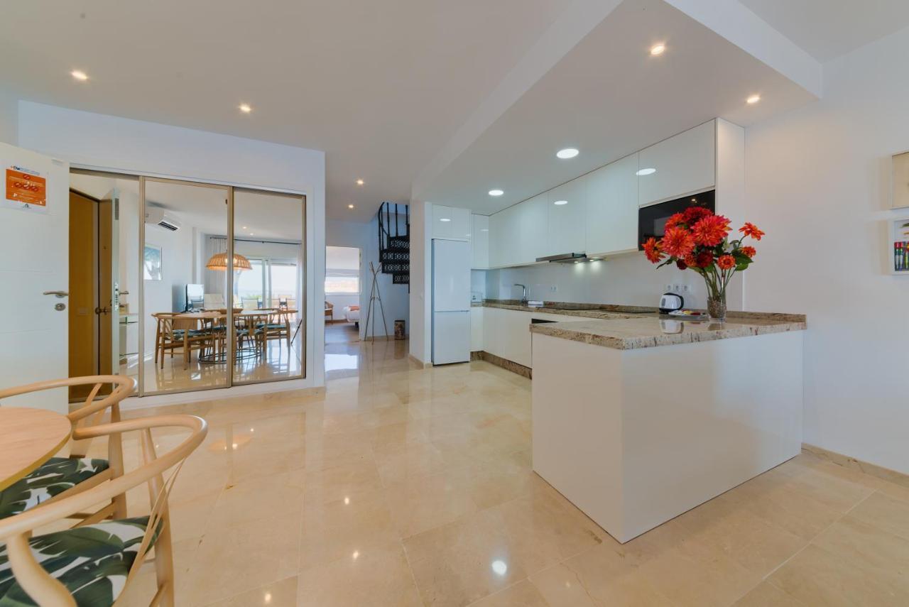 Holidays2Fuengirola Duplex With Stunning Sea View, Terraces,1St Line Beside Port 外观 照片
