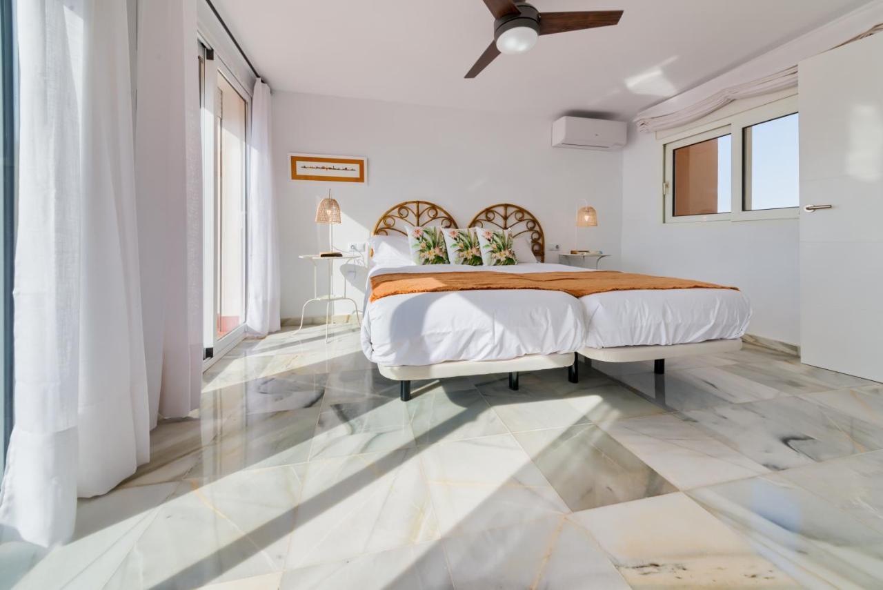 Holidays2Fuengirola Duplex With Stunning Sea View, Terraces,1St Line Beside Port 外观 照片