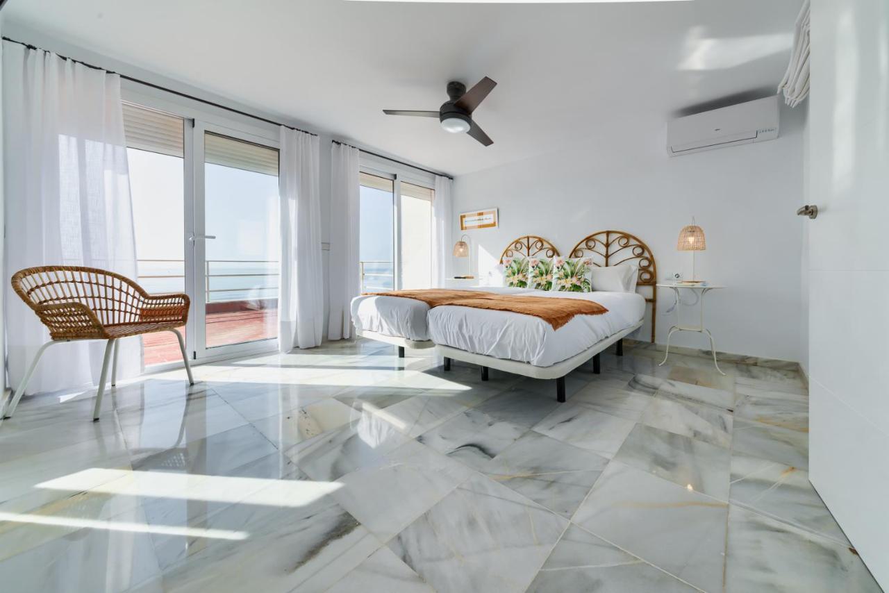 Holidays2Fuengirola Duplex With Stunning Sea View, Terraces,1St Line Beside Port 外观 照片
