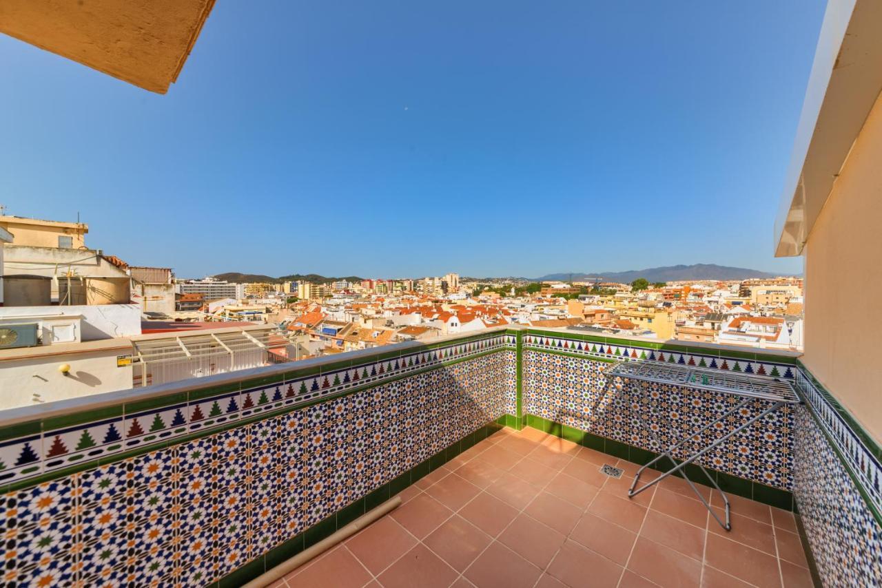 Holidays2Fuengirola Duplex With Stunning Sea View, Terraces,1St Line Beside Port 外观 照片