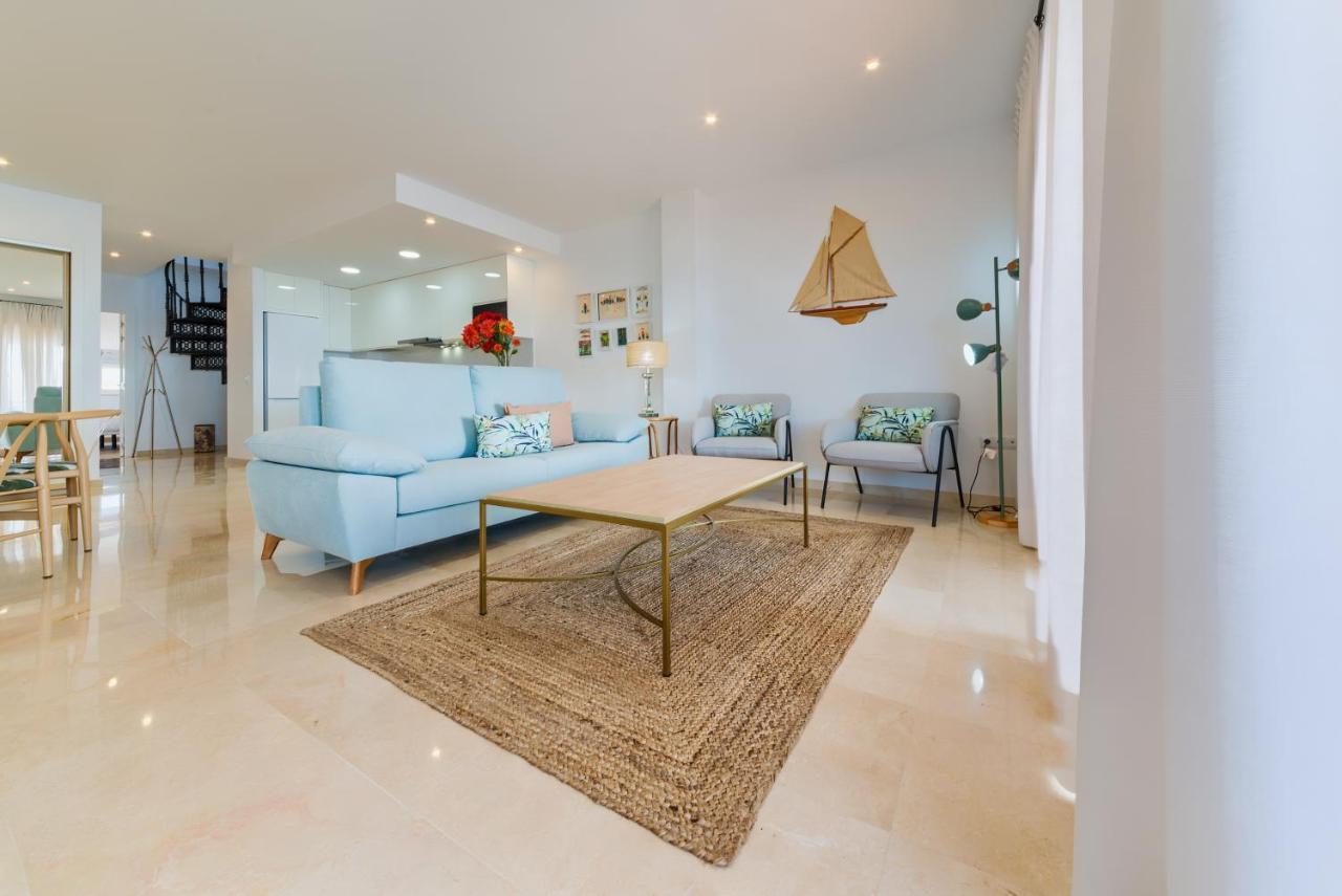 Holidays2Fuengirola Duplex With Stunning Sea View, Terraces,1St Line Beside Port 外观 照片
