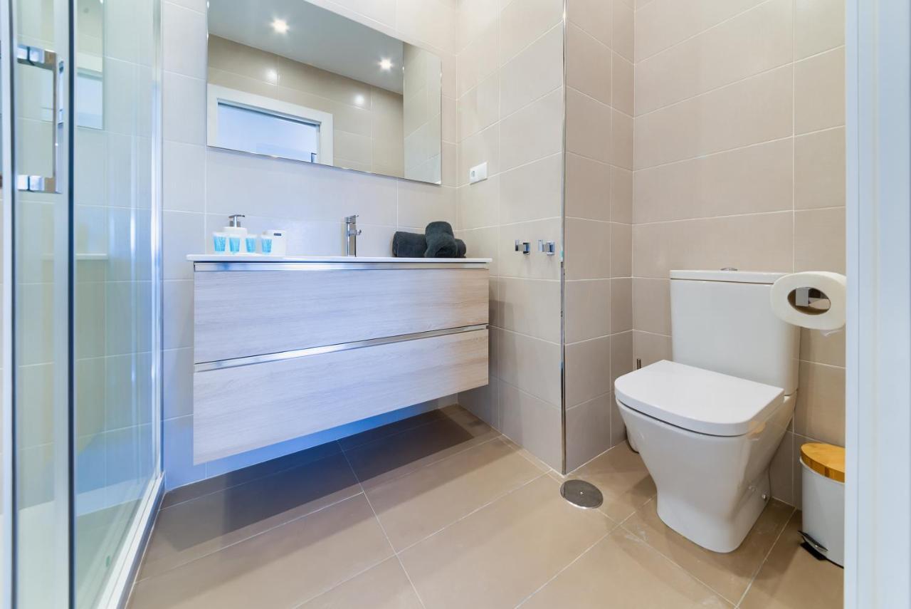 Holidays2Fuengirola Duplex With Stunning Sea View, Terraces,1St Line Beside Port 外观 照片